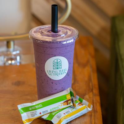 Very Berry shake served with two protein bars.