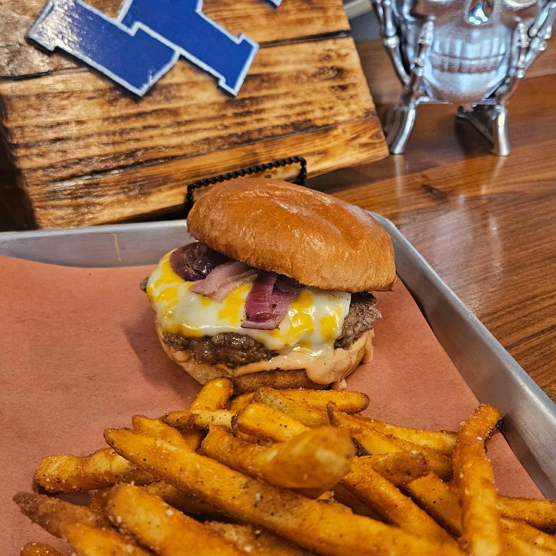 Farmers Cheeseburger photo