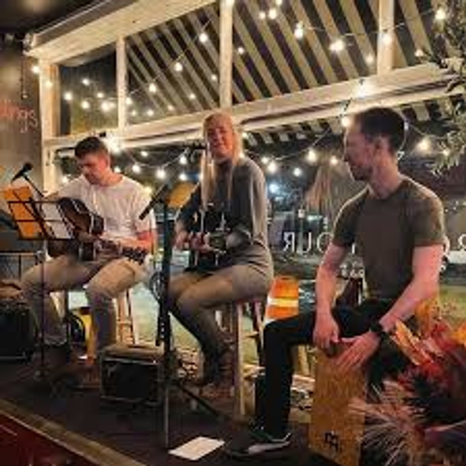 🎤 Saturday Night Vibes with Thistle & Loon 🎤 event photo