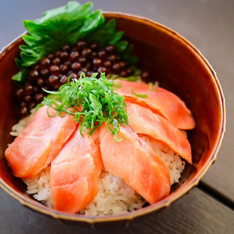 Salmon Ikura Don photo