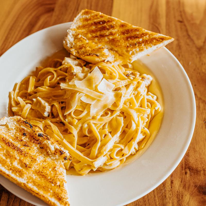 Chicken Alfredo photo