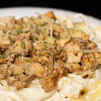 Chicken Alfredo pasta
