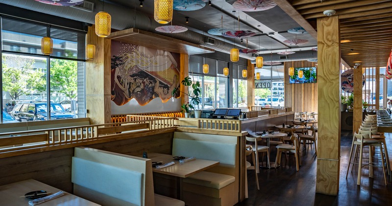 Dining area, dining booths ready for guests