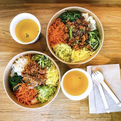 Beef and chicken rice bowls, with veggies.