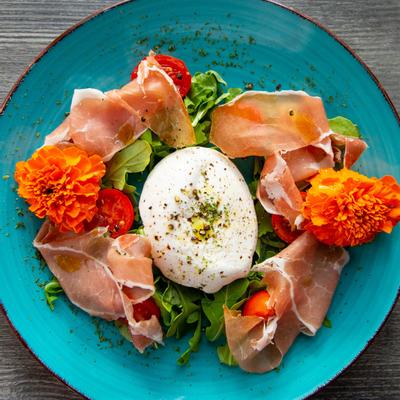 Smoked meat and mixed vegetables