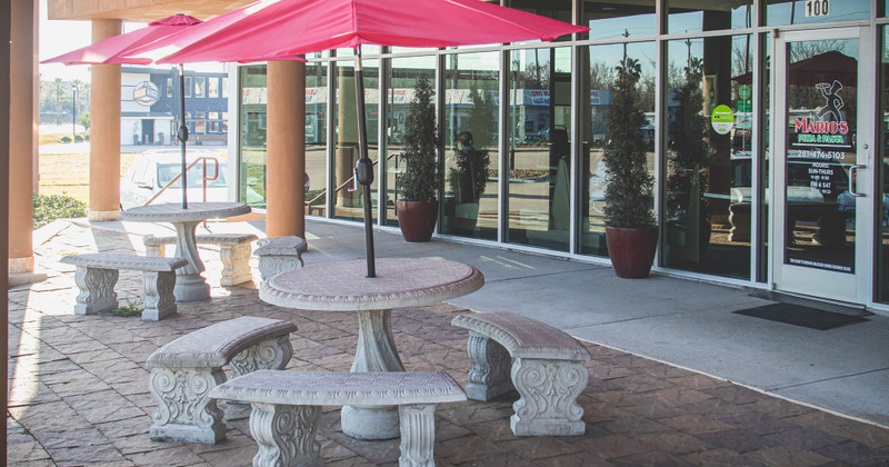 Exterior, table ready for guests