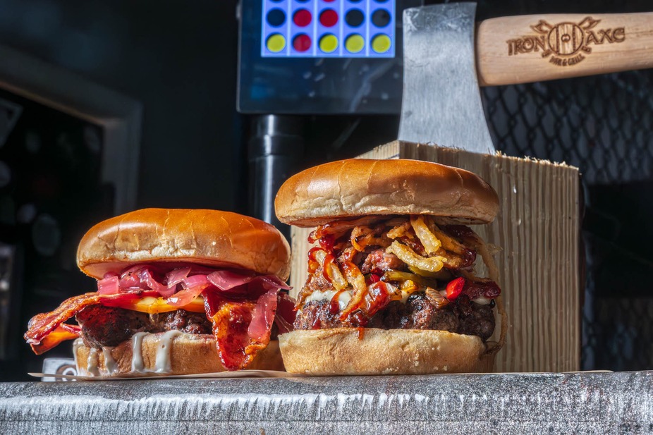 $4 off Burgers
$2 Bud Light Draft