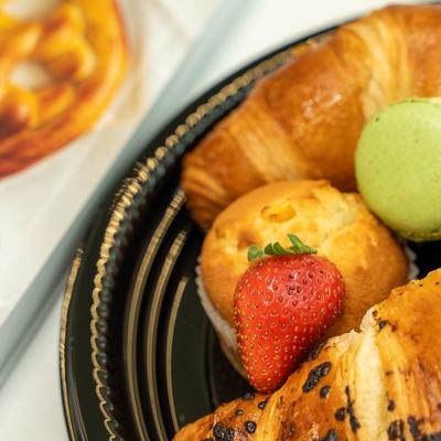 Pastry plate, close up.