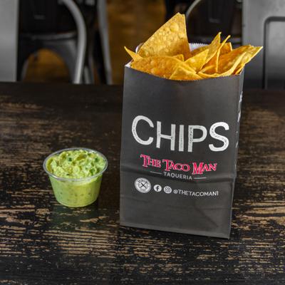 Guacamole and chips.