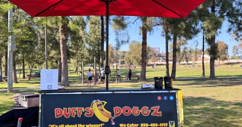 Duff's Doggz stand