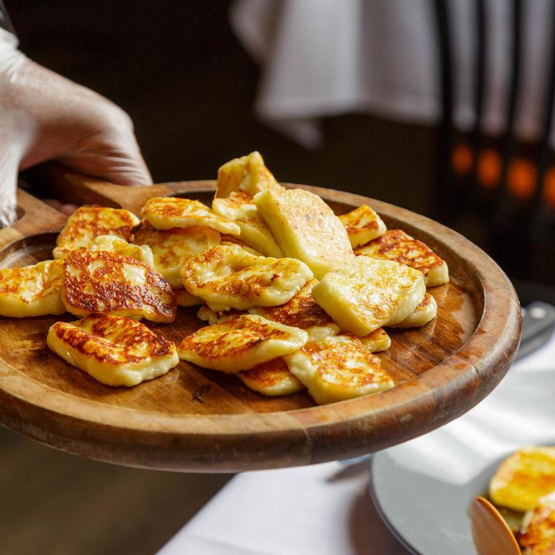 Grilled Cheese with Honey - Queijo Coalho com Mel photo