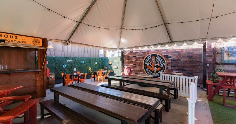 Covered patio, seating area