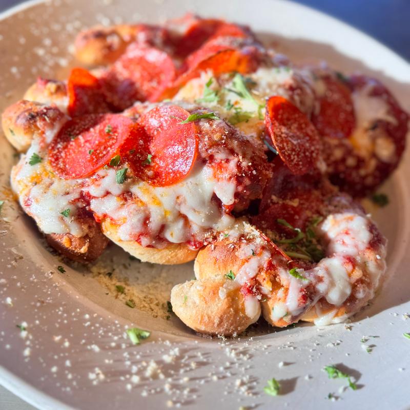 menu item 15 of 20, Cheesy Garlic Knots