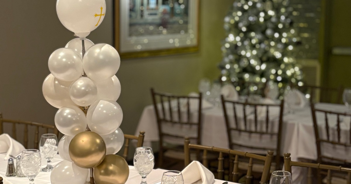 Balloon centerpiece at a formal event setting