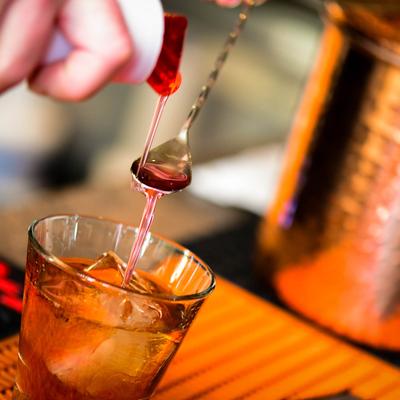 Fig Old Fashioned, prepping process, close up.