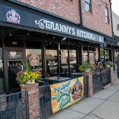 The patio outside in front of the restaurant.