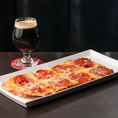 sports bar flatbreads pizza appetizer roanoke texas craft beer.