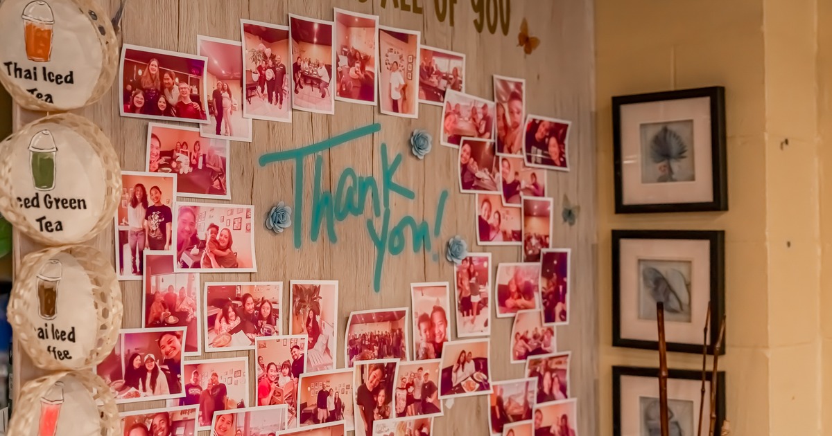 Interior, memo wall