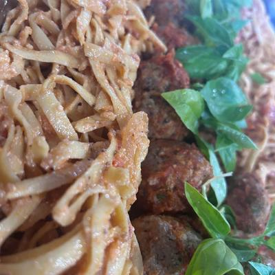 Pasta and meatballs for the dinner table.