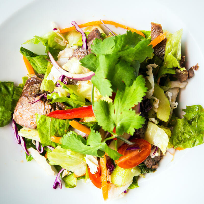 Grilled Steak Salad / Yum Neua