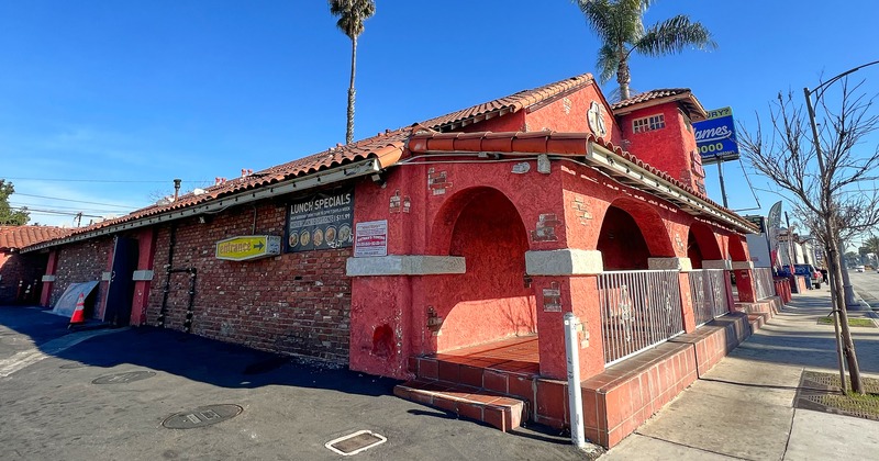 Exterior, front view to restaurant, parking lot