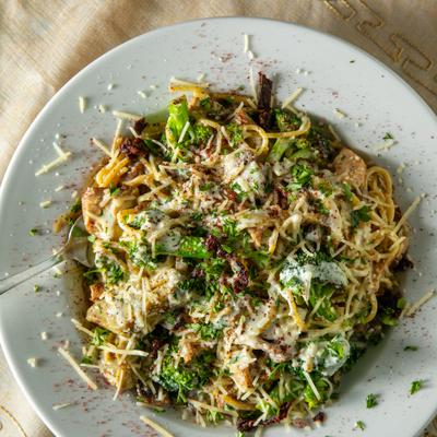 A plate of Chicken Artichoke Pasta.