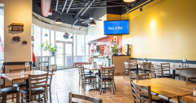 Seating area with an entrance in the back