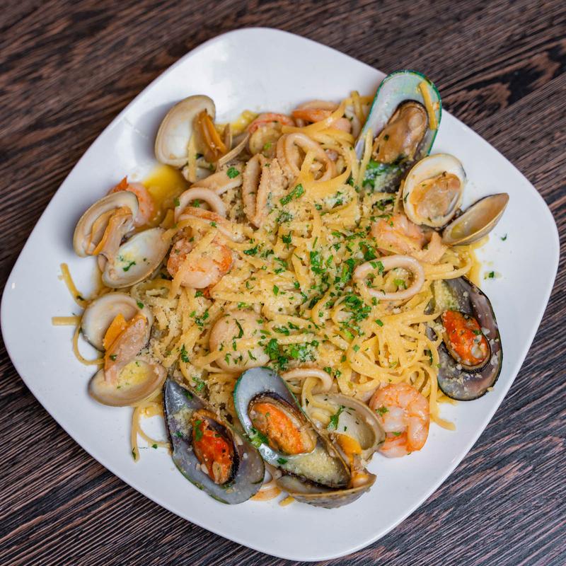 Seafood Linguini in White Wine Sauce photo