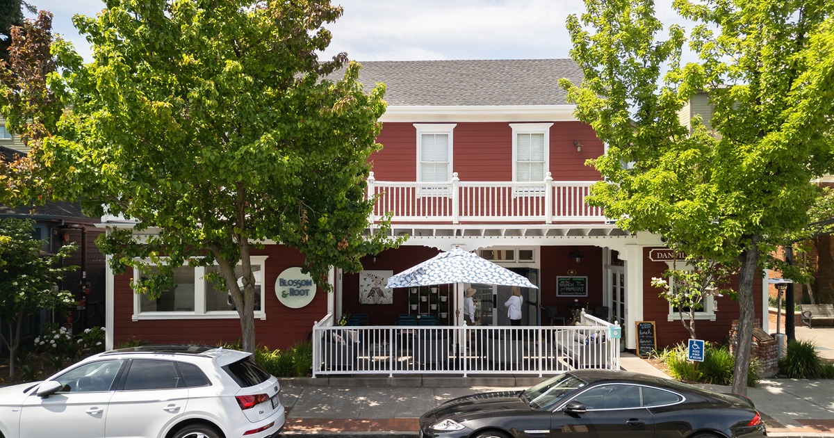 Exterior, view of the restaurant