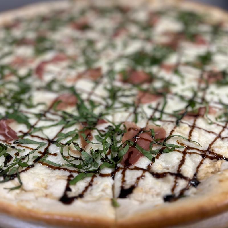 Cosmopolitan Pizza photo