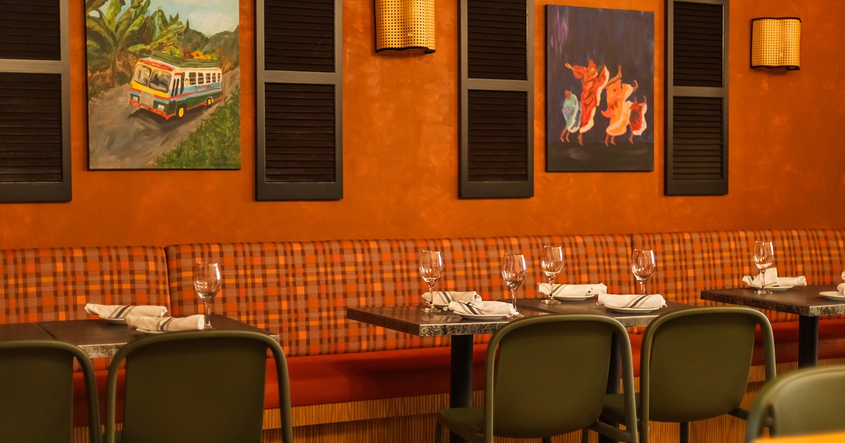 Dining area, banquette seating