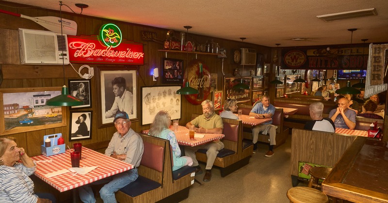 Interior space, dining area full of guests