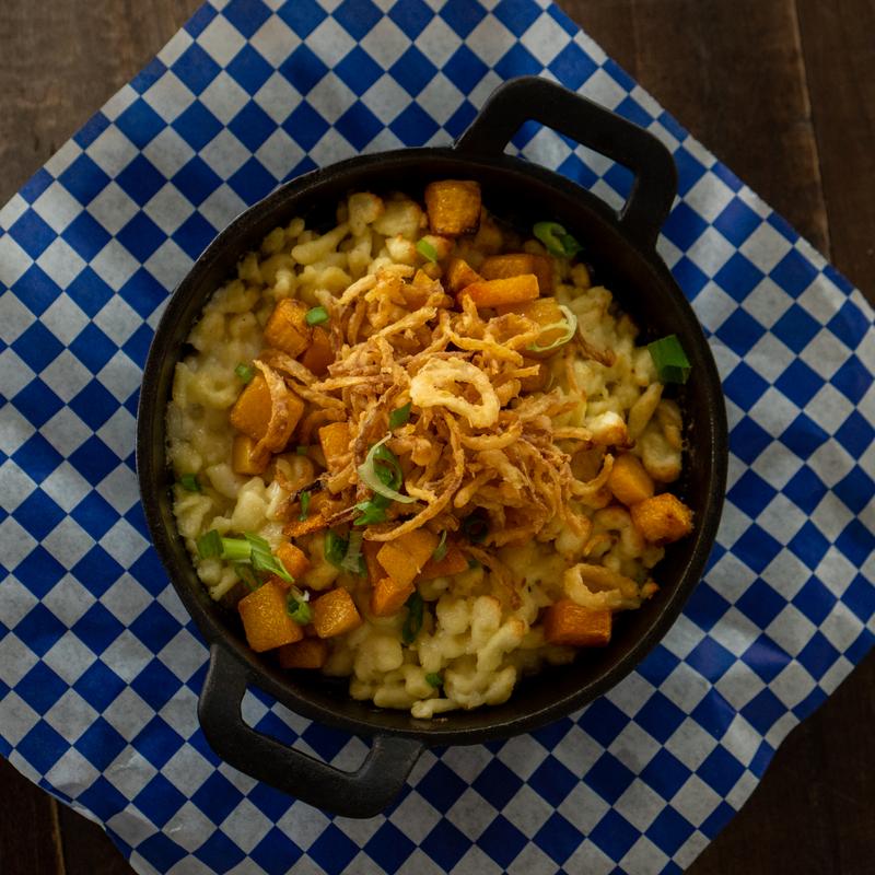 Hausgemachte Käsespätzle - Homemade Cheese Spätzle (Vegetarian) photo