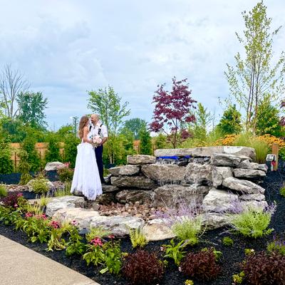 Beautiful Wedding & Photo Opps.