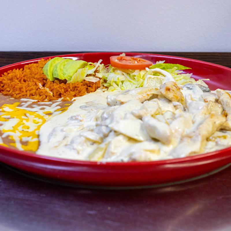 menu item 13 of 16, Pollo Con Crema