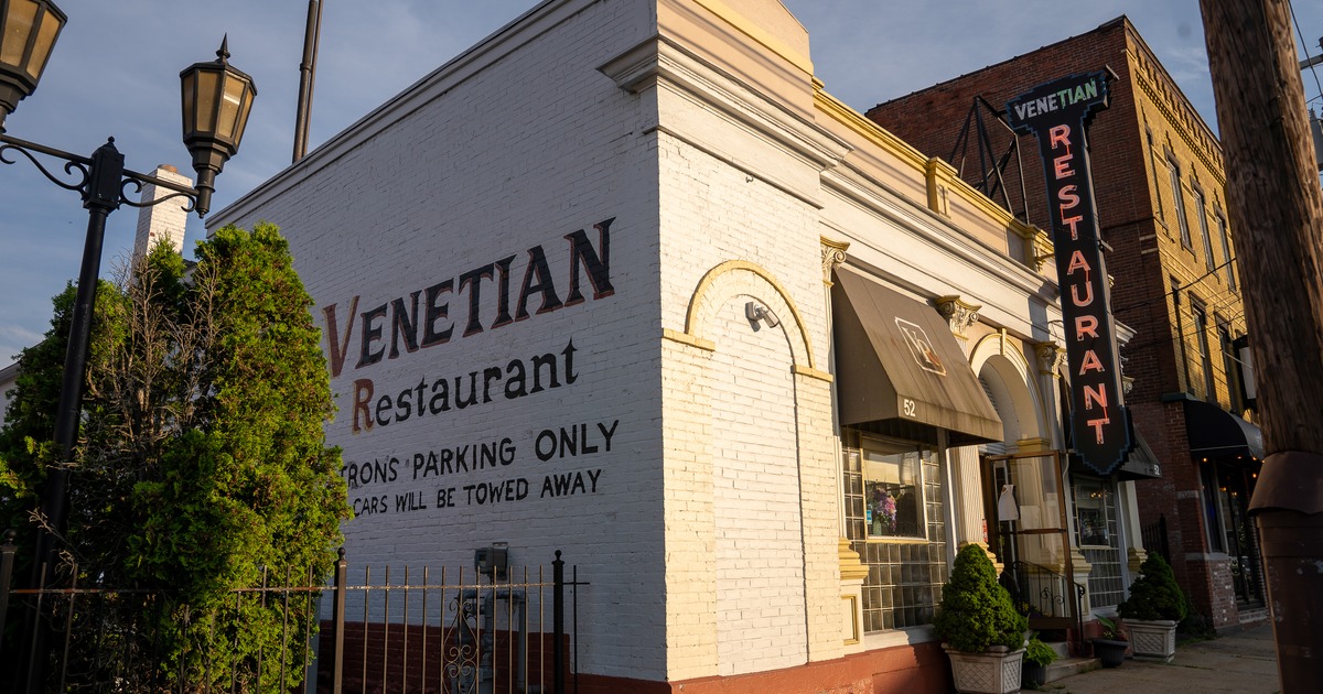 Exterior, angle view to restaurant