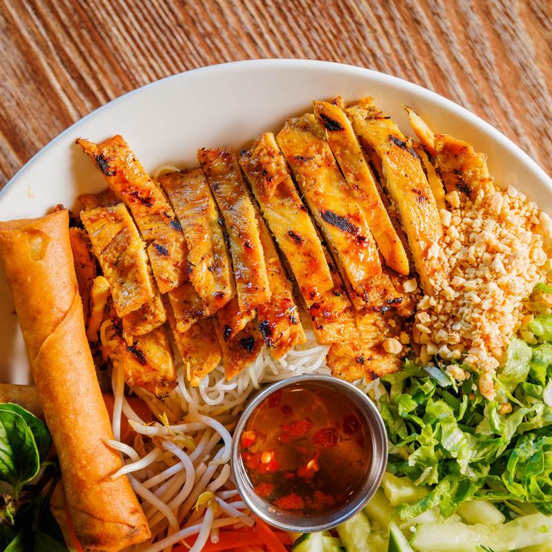 Grilled Chicken & Rolls Vermicelli photo