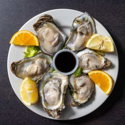 Fresh oysters.