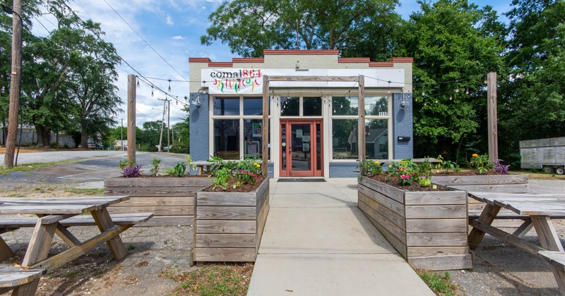 Exterior, restaurant entrance