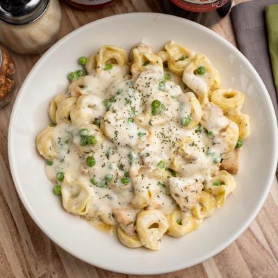 Chicken Alfredo pasta.