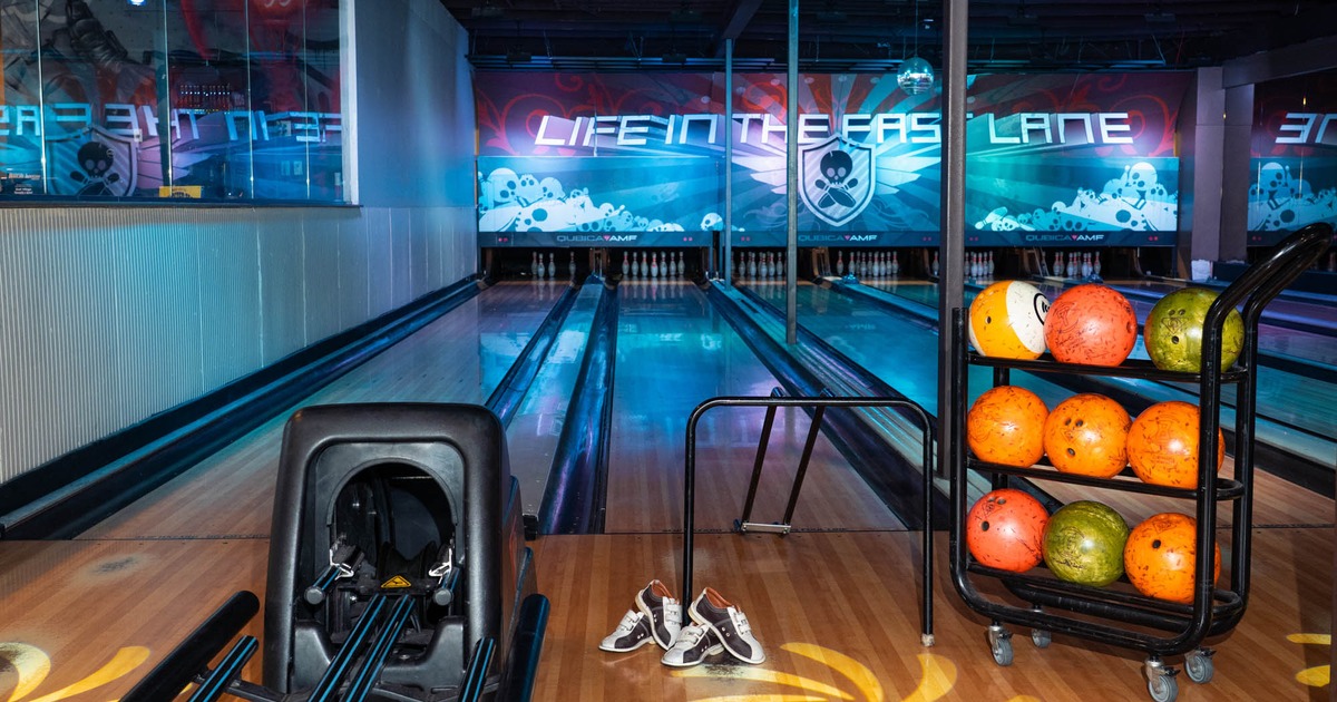 Bowling alley