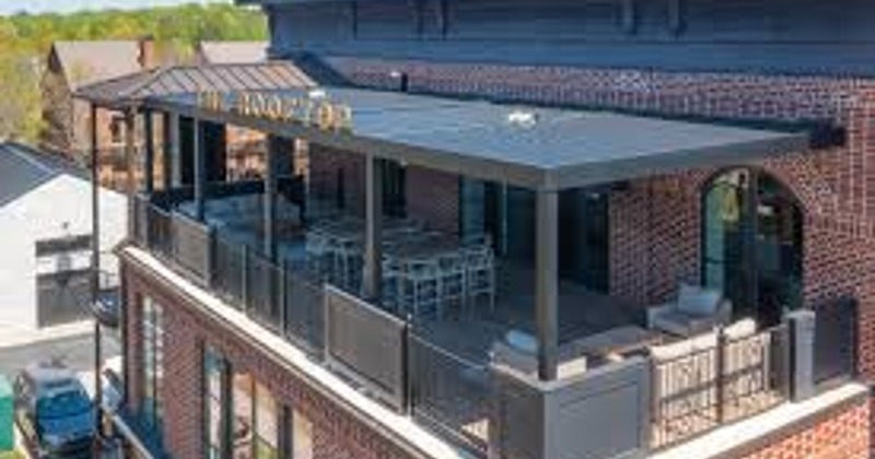 The Roof Top at Crabapple Market