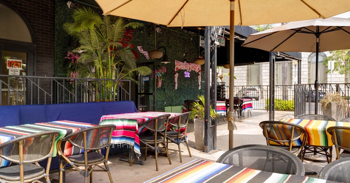 Exterior, patio area