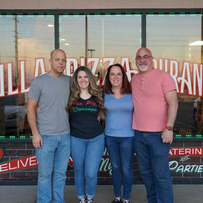 Restaurant owners, group photo