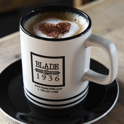 Blade 1936 Cappuccino with heart design