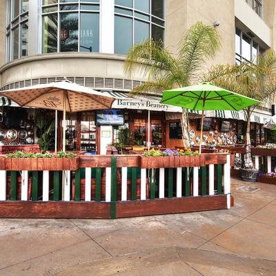 Outdoor seating of Barney's Beanery