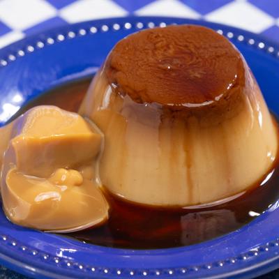 Flan con Dulce De Leche.