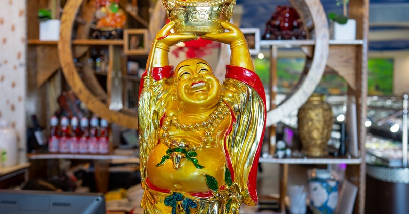 Decorative detail, statue of a deity