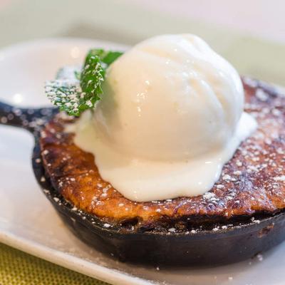 Ice cream, served on a cup cake