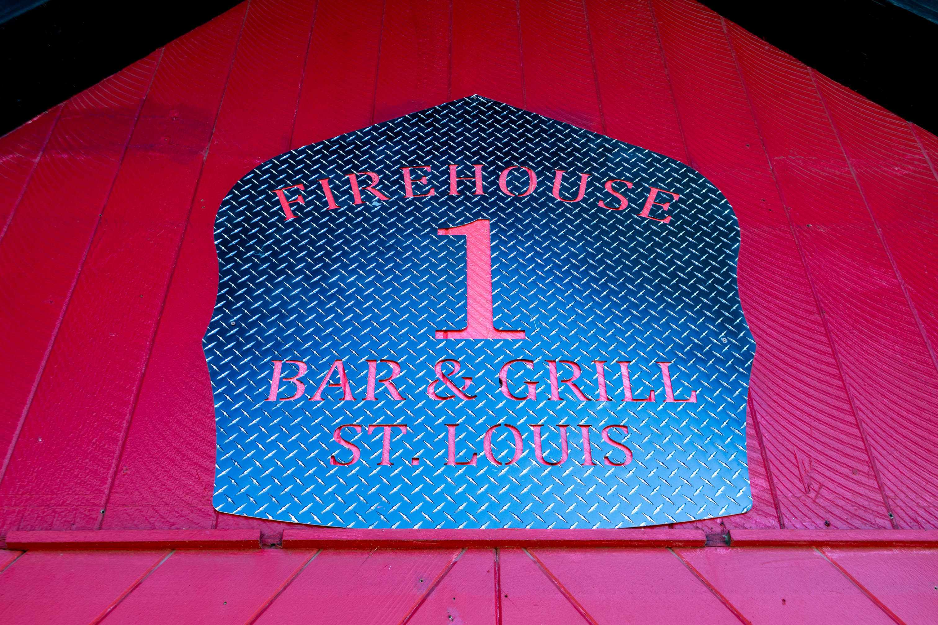 Restaurant's wall sign